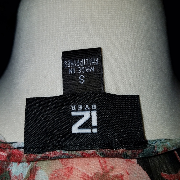 iZ Byer boho flowy Peasant  blouse Floral &  blk lace size S - Picture 6 of 6